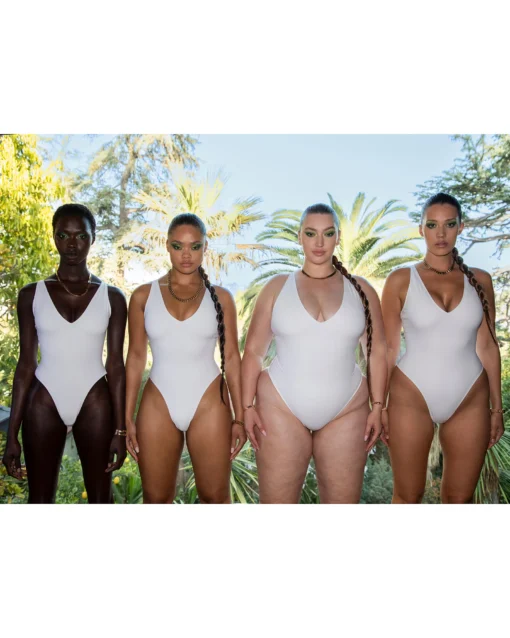 maillot de bain gainant mannequins de toutes tailles avec le maillot de bain gainant blanc
